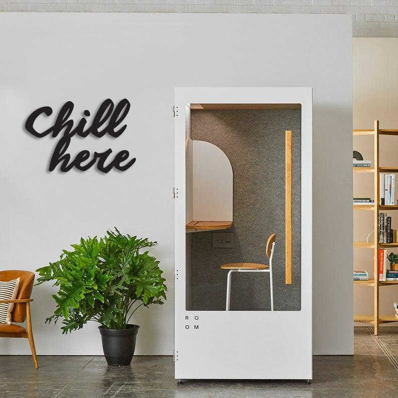 Chill Here Metal Duvar Yazısı