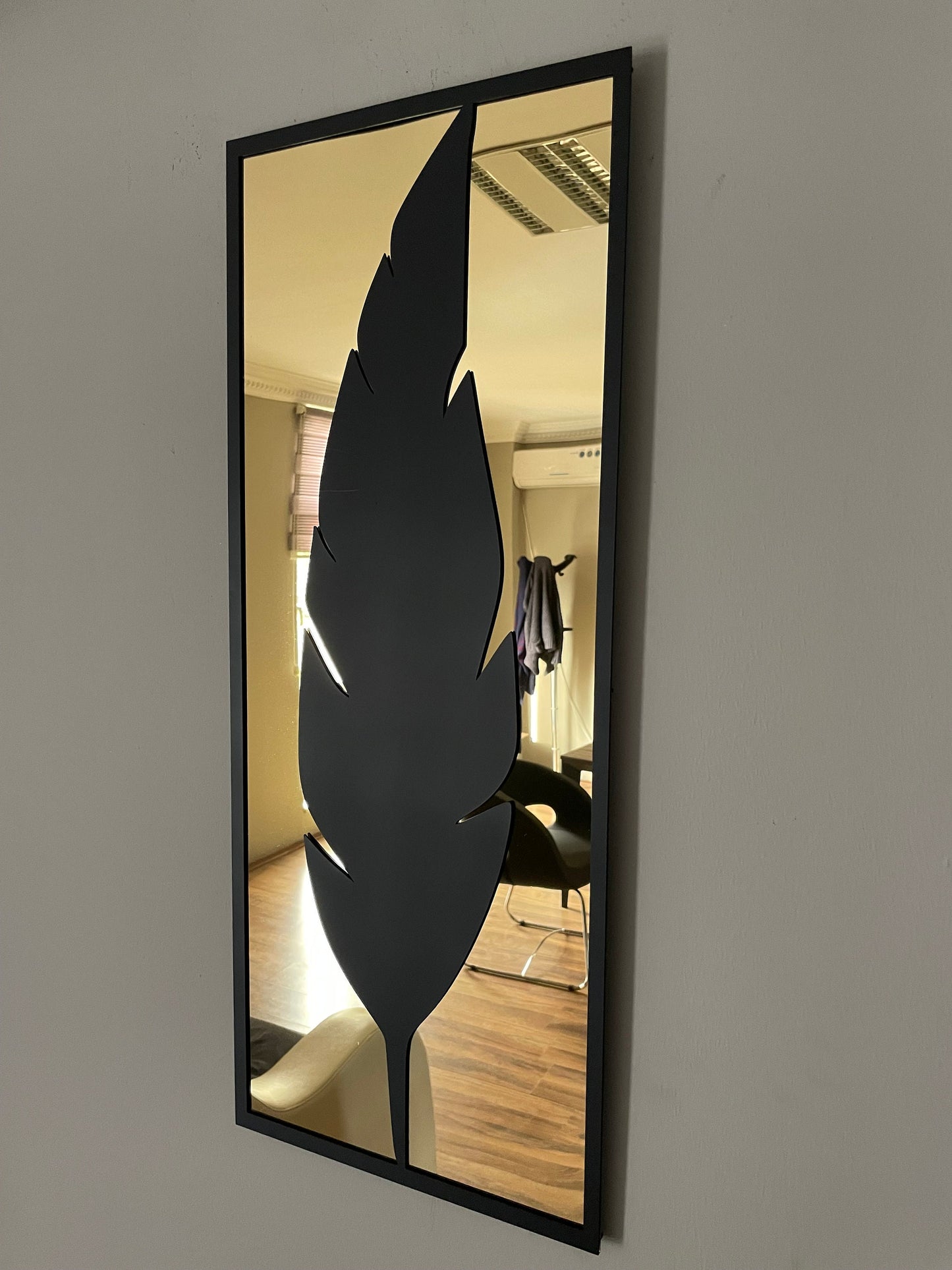 Merror Feather Metal Wall Decor