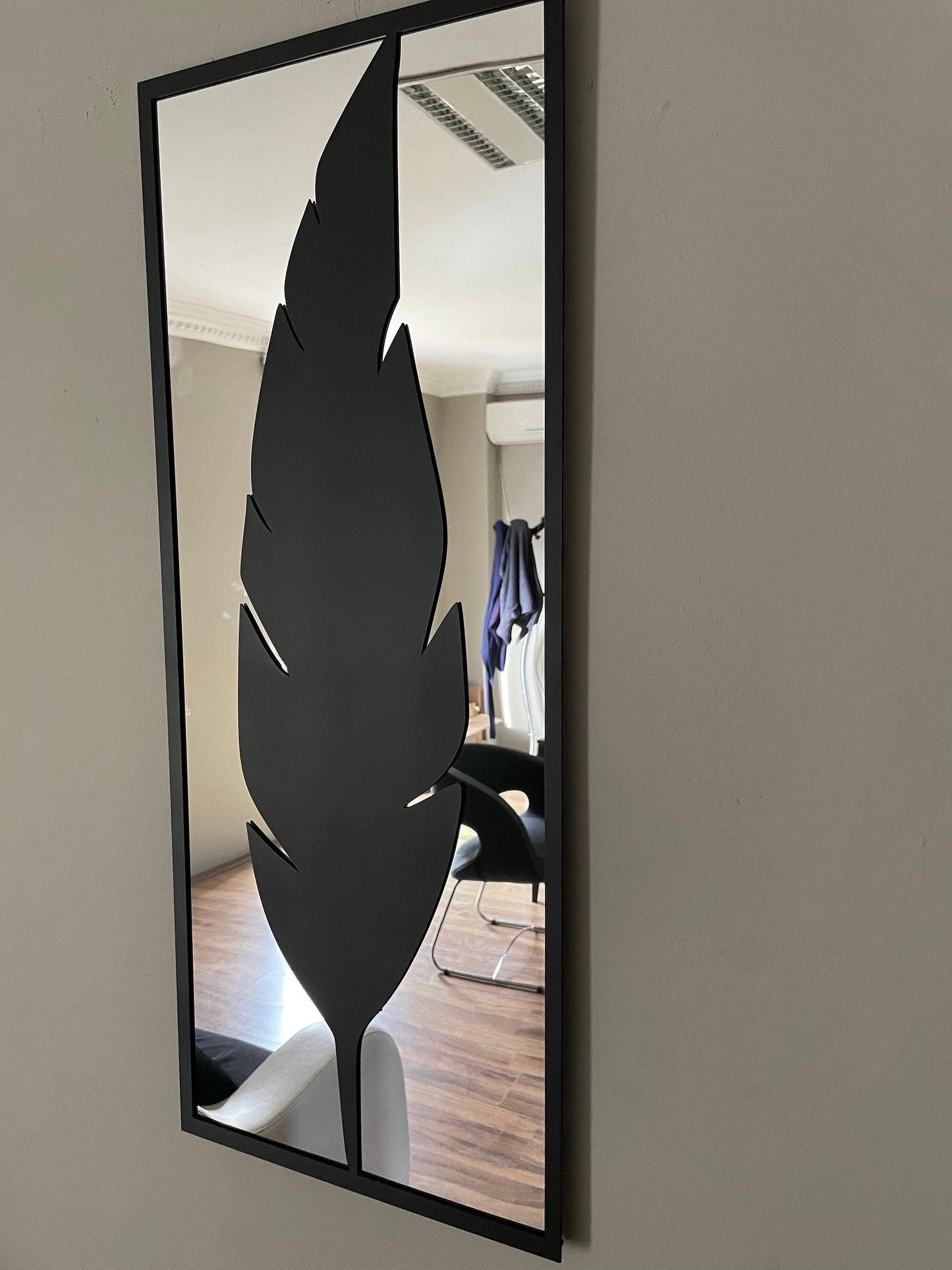 Merror Feather Metal Wall Decor