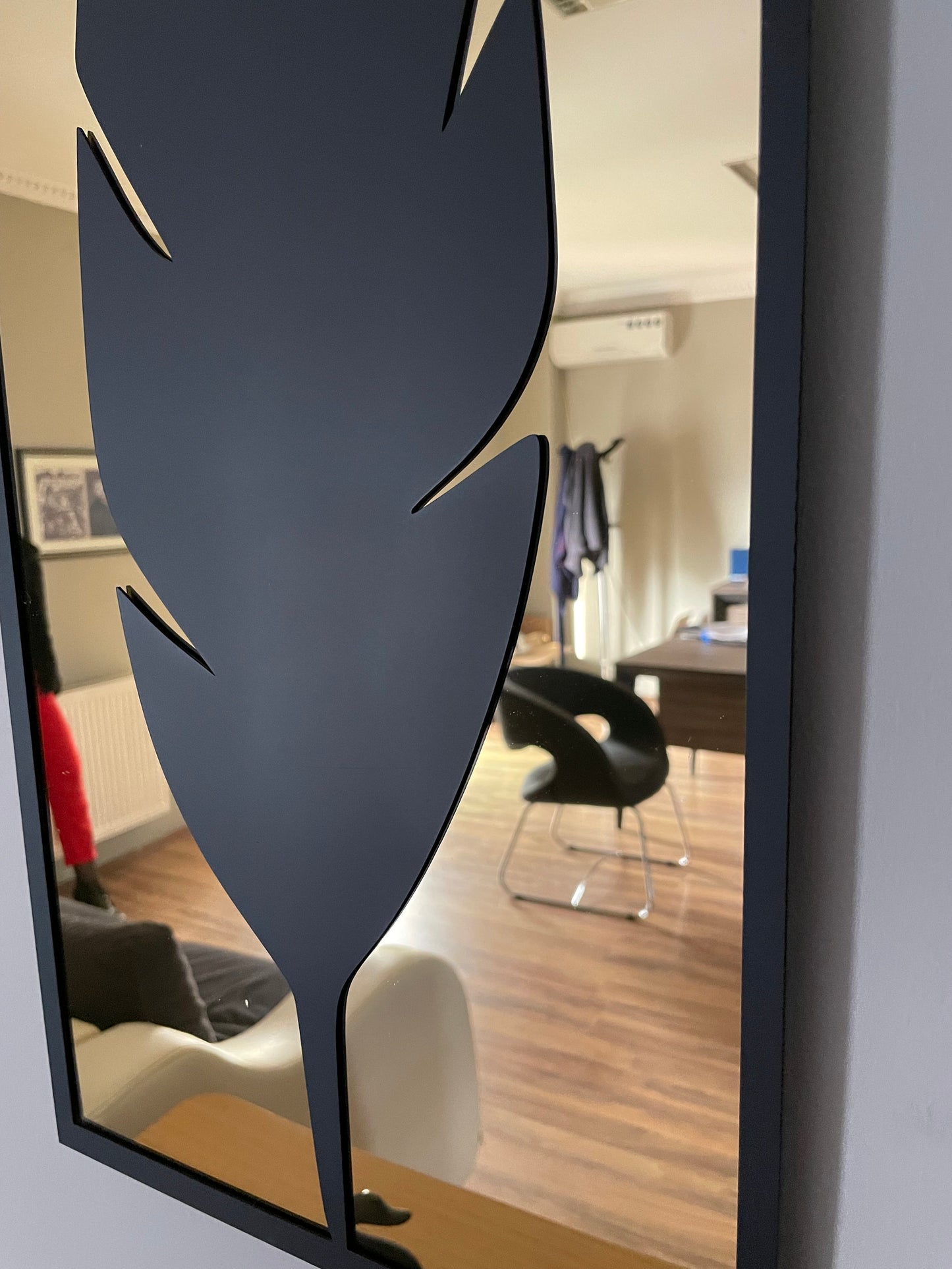 Merror Feather Metal Wall Decor